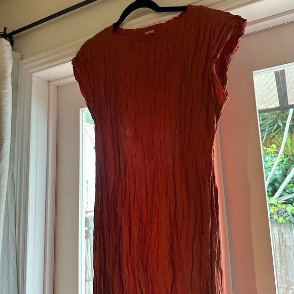 Toteme Crinkle Silk midi Dress - Picture 2 of 6